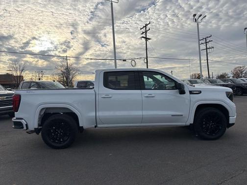 2025 GMC Sierra 1500 Elevation