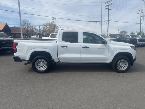 2024 Chevrolet Colorado WT