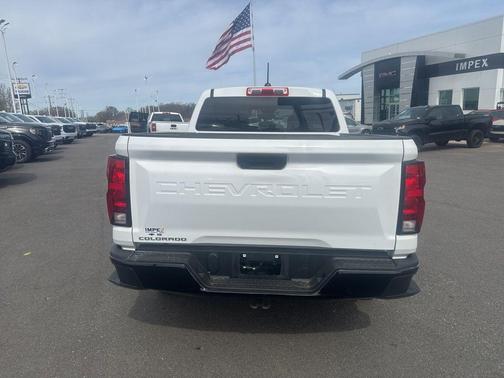 2024 Chevrolet Colorado WT