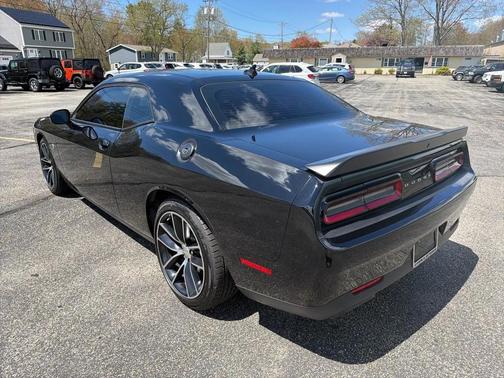 Pitch Black Clearcoat 2016 Dodge Challenger R/T Scat Pack
