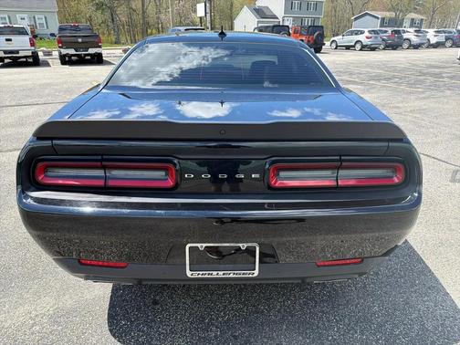 Pitch Black Clearcoat 2016 Dodge Challenger R/T Scat Pack