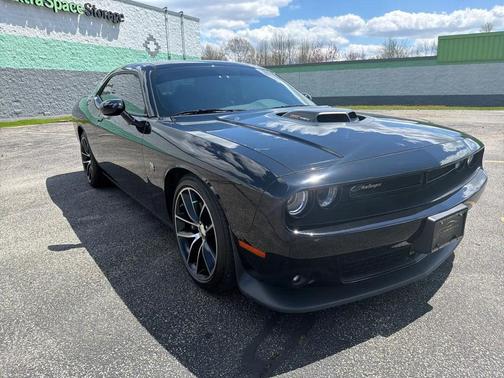 Pitch Black Clearcoat 2016 Dodge Challenger R/T Scat Pack