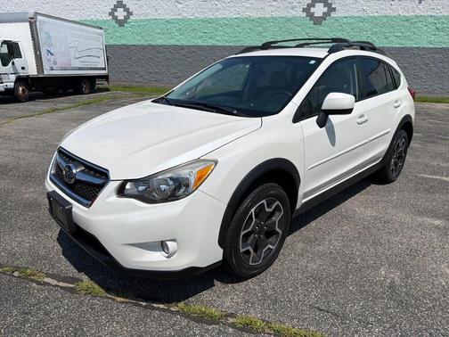 White 2014 Subaru XV Crosstrek Base