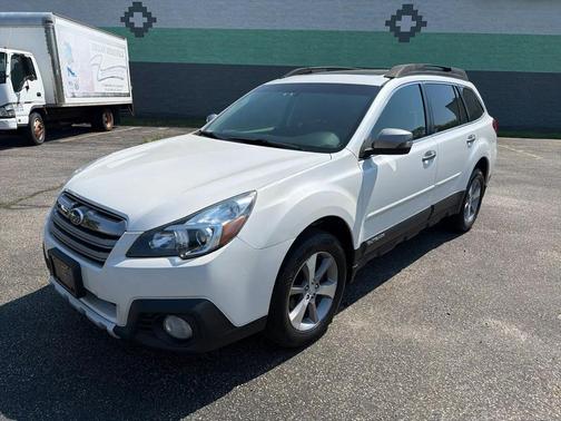 Satin White Pearl 2013 Subaru Outback 2.5i Limited