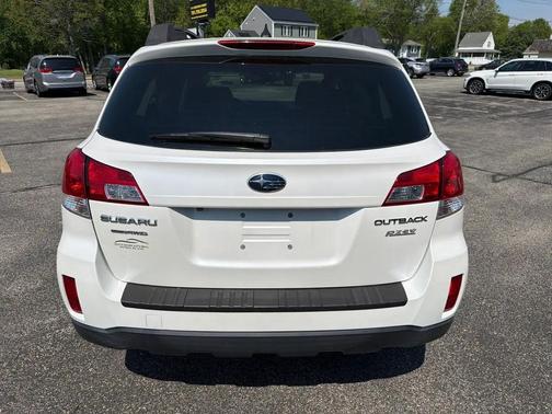 Satin White Pearl 2013 Subaru Outback 2.5i Limited