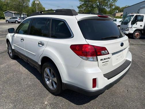 Satin White Pearl 2013 Subaru Outback 2.5i Limited
