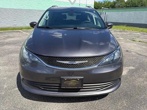 Granite Crystal Metallic Clearcoat 2020 Chrysler Voyager LXI