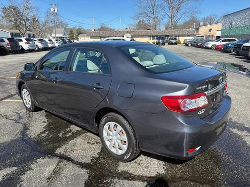 2011 Toyota Corolla LE