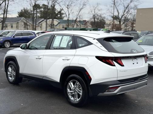 2025 Hyundai TUCSON SE