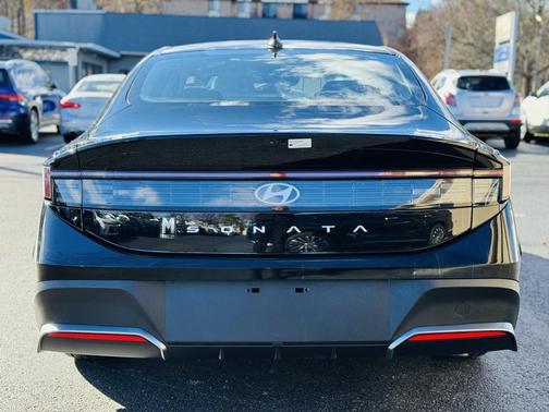2025 Hyundai SONATA SE