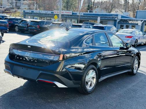 2025 Hyundai SONATA SE