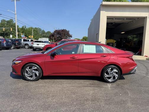 2025 Hyundai ELANTRA SEL Sport