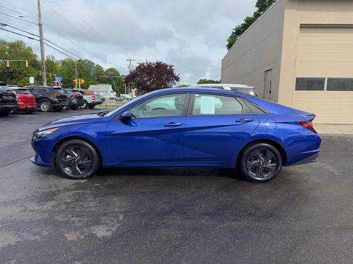 2022 Hyundai ELANTRA SEL