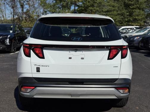 2025 Hyundai TUCSON SE