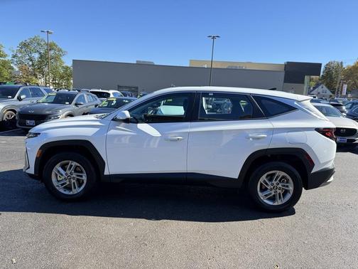 2025 Hyundai TUCSON SE