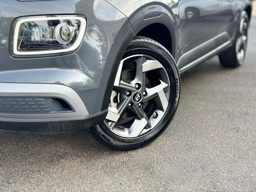 Gray 2023 Hyundai VENUE Limited