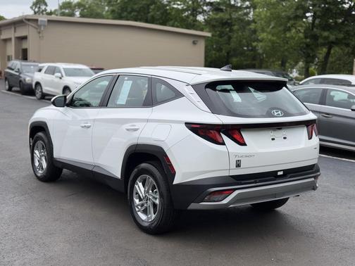 2025 Hyundai TUCSON SE