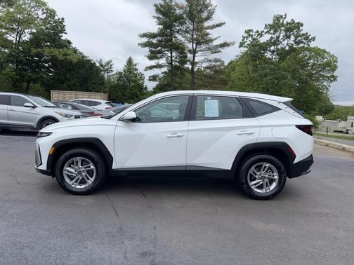 2025 Hyundai TUCSON SE