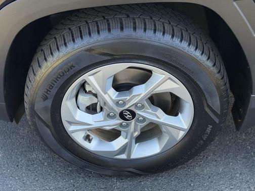 2022 Hyundai TUCSON SE