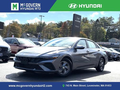 2025 Hyundai ELANTRA SE