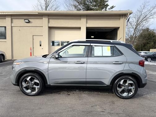 2023 Hyundai VENUE Limited