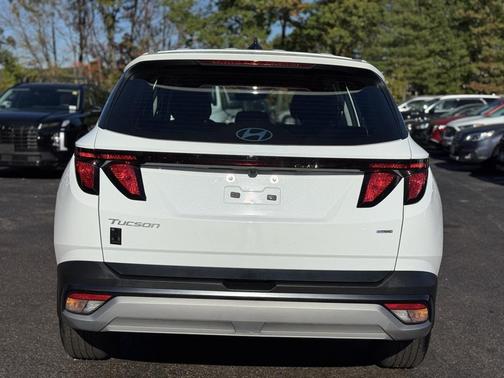 2025 Hyundai TUCSON SE