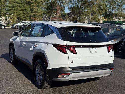 2025 Hyundai TUCSON SE