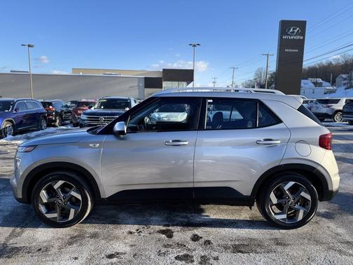 2023 Hyundai VENUE SEL