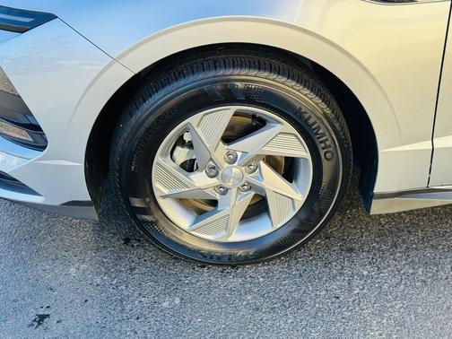 2025 Hyundai SONATA SE