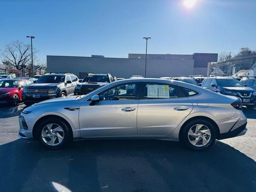 2025 Hyundai SONATA SE