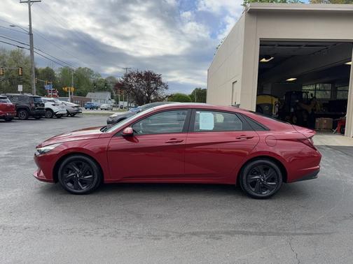 2021 Hyundai ELANTRA SEL