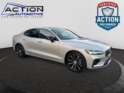 2023 Volvo S60 Recharge Plug-In Hybrid T8 Plus Dark Theme