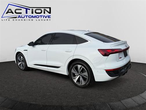2024 Audi Q8 e-tron S line Premium