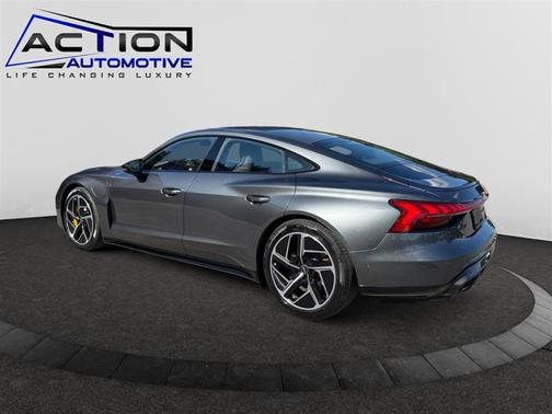 2023 Audi RS e-tron GT Base