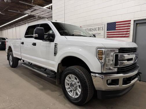 Oxford White 2018 Ford F-350 XLT Truck