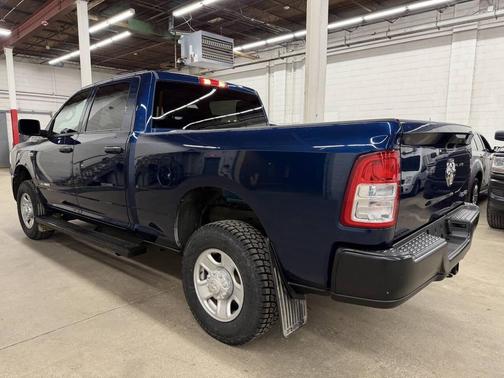 2021 RAM 2500 Tradesman Crew Cab 4x4 6'4' Box
