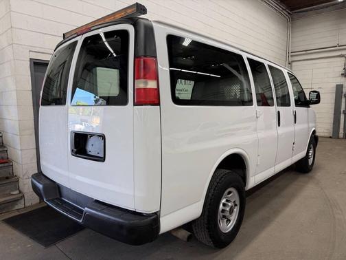 Summit White 2015 GMC Savana 2500 Work Van
