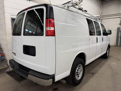 Summit White 2014 Chevrolet Express 2500 Work Van