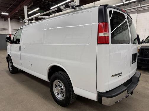 Summit White 2014 Chevrolet Express 2500 Work Van