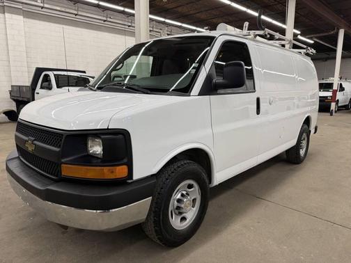 Summit White 2014 Chevrolet Express 2500 Work Van