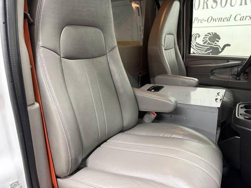 Summit White 2014 Chevrolet Express 2500 Work Van