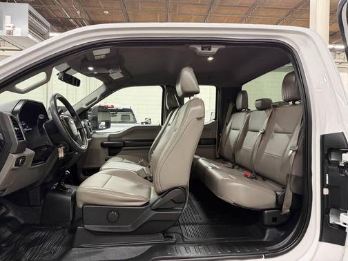 Oxford White 2018 Ford F-250 XL