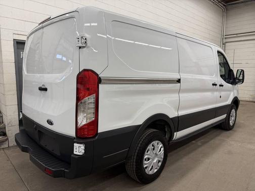 2017 Ford Transit-250 Base