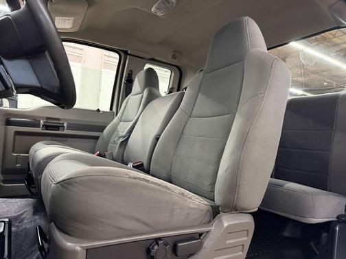 Beige 2009 Ford F-350 XL
