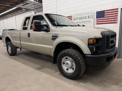 Beige 2009 Ford F-350 XL