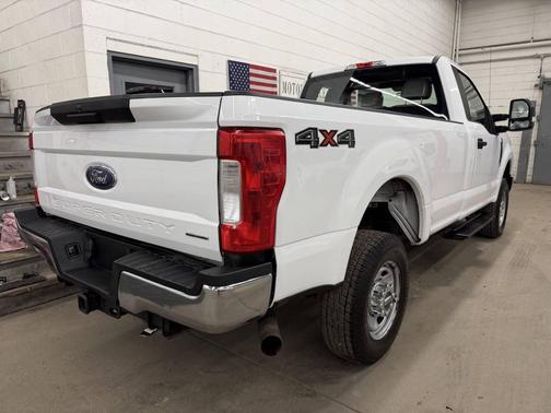 Oxford White 2018 Ford F-250 XL