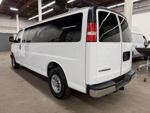 Summit White 2015 Chevrolet Express 3500 LT