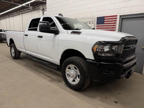 2023 RAM 2500 Tradesman Crew Cab 4x4 8' Box