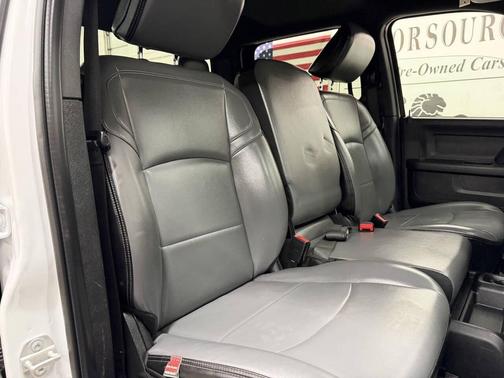 2023 RAM 2500 Tradesman Crew Cab 4x4 8' Box