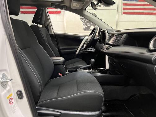 2017 Toyota RAV4 Hybrid SE